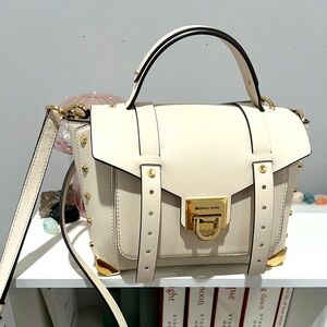 Michael kors cross body purse